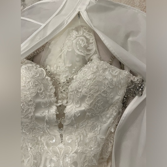 Madison Couture Wedding Dress - Picture 12 of 14